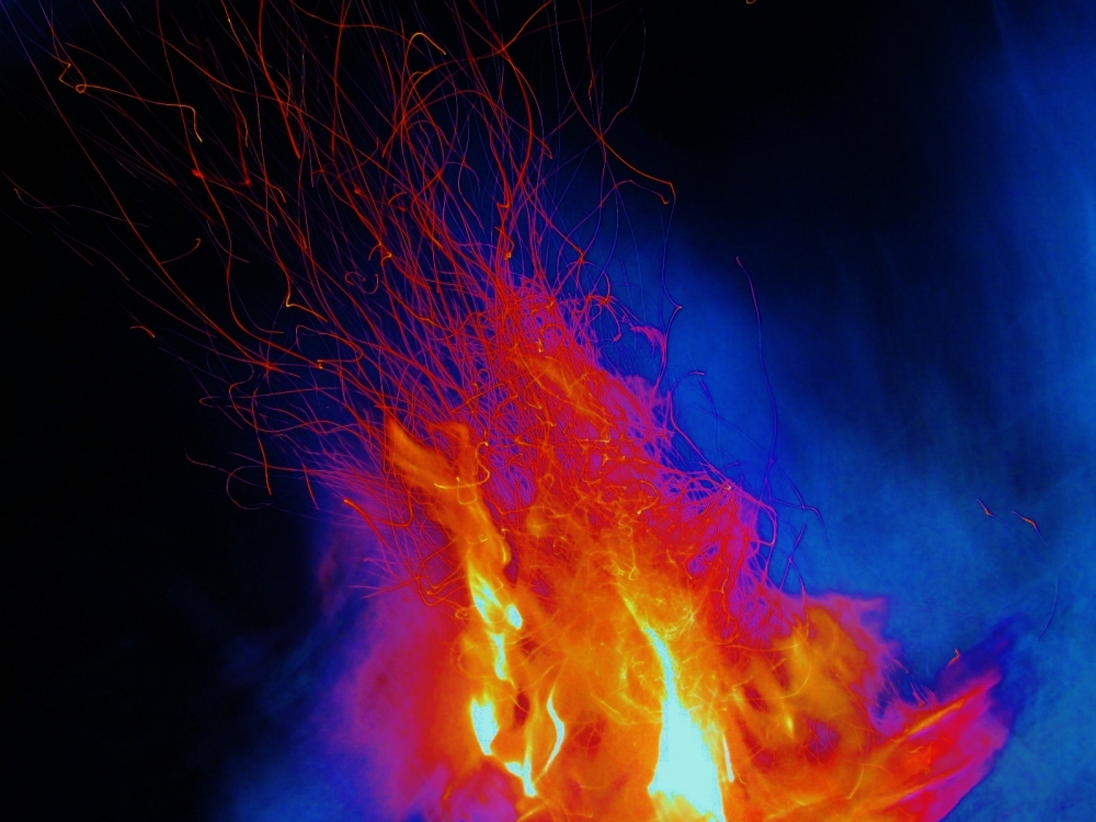 "fuego al universo" de Leonardo Bertolino