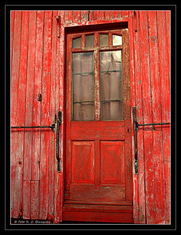"La puerta roja" de Ruben Blazquez