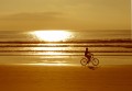 En bicicleta por la playa`