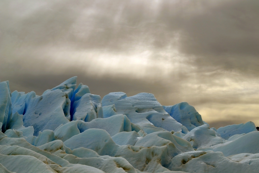 "Dia gris en el glaciar" de Carlos D. Cristina Miguel