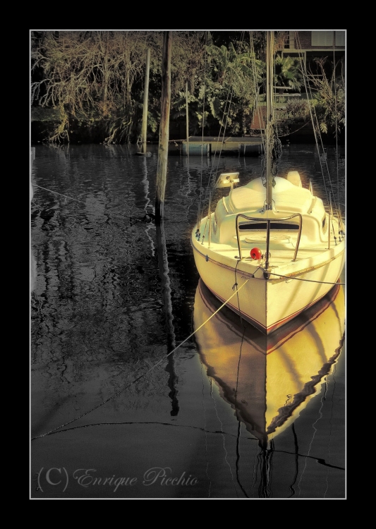 "Un pequeo bote...." de Enrique M. Picchio ( Pem )