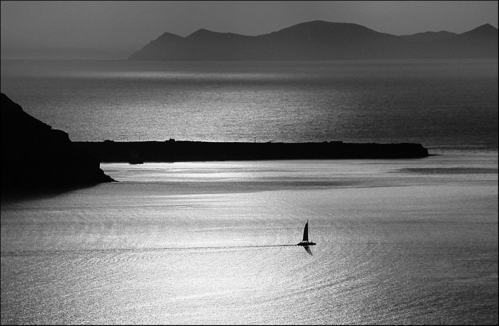 "Navegando en soledad" de Mario Abad