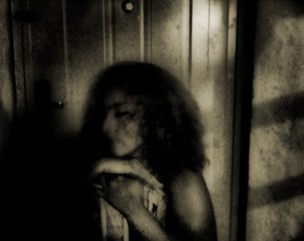 "Sombras en la oscuridad...retrato de una soledad" de Miguel Fernandez Medina ( Elfs )