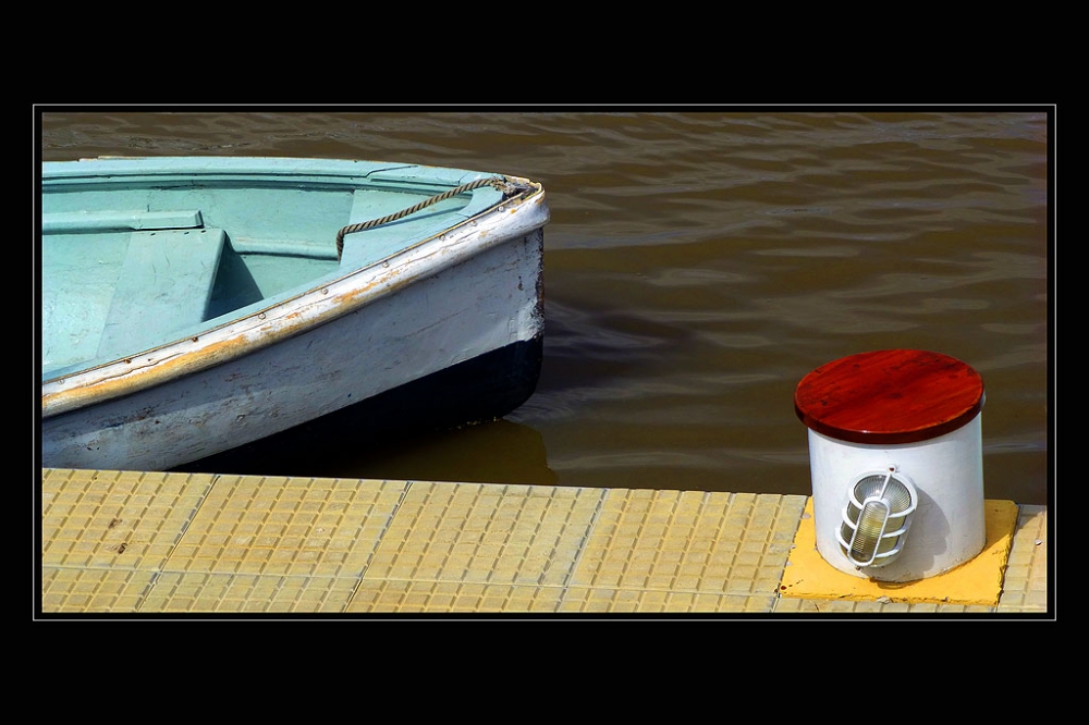 "Solo un bote atracado" de Mascarenhas Cmara. Juan de Brito