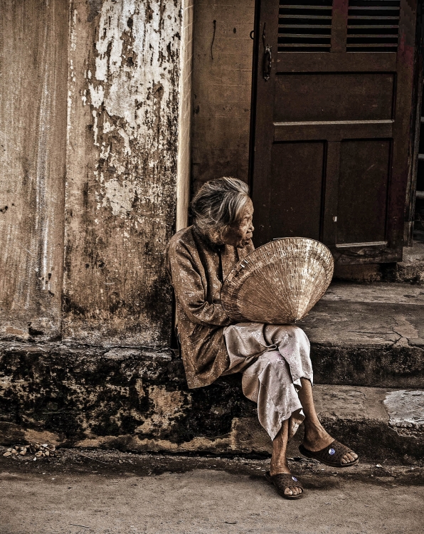 "La anciana vietnamita" de Jos M Macas Caball