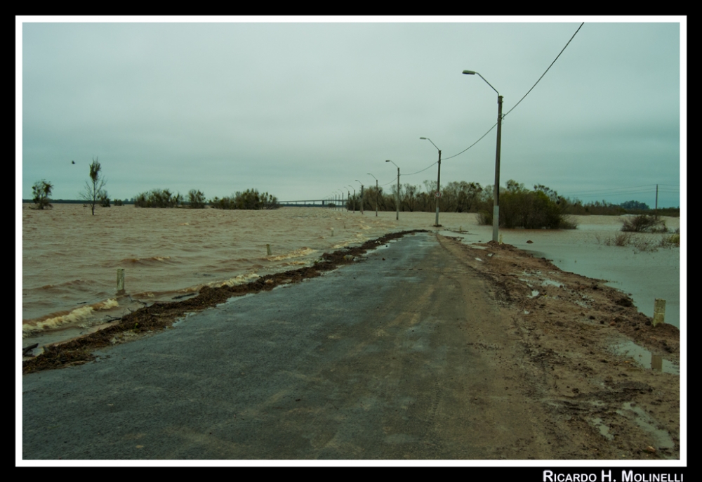 "Inundacin, fin del camino" de Ricardo H. Molinelli
