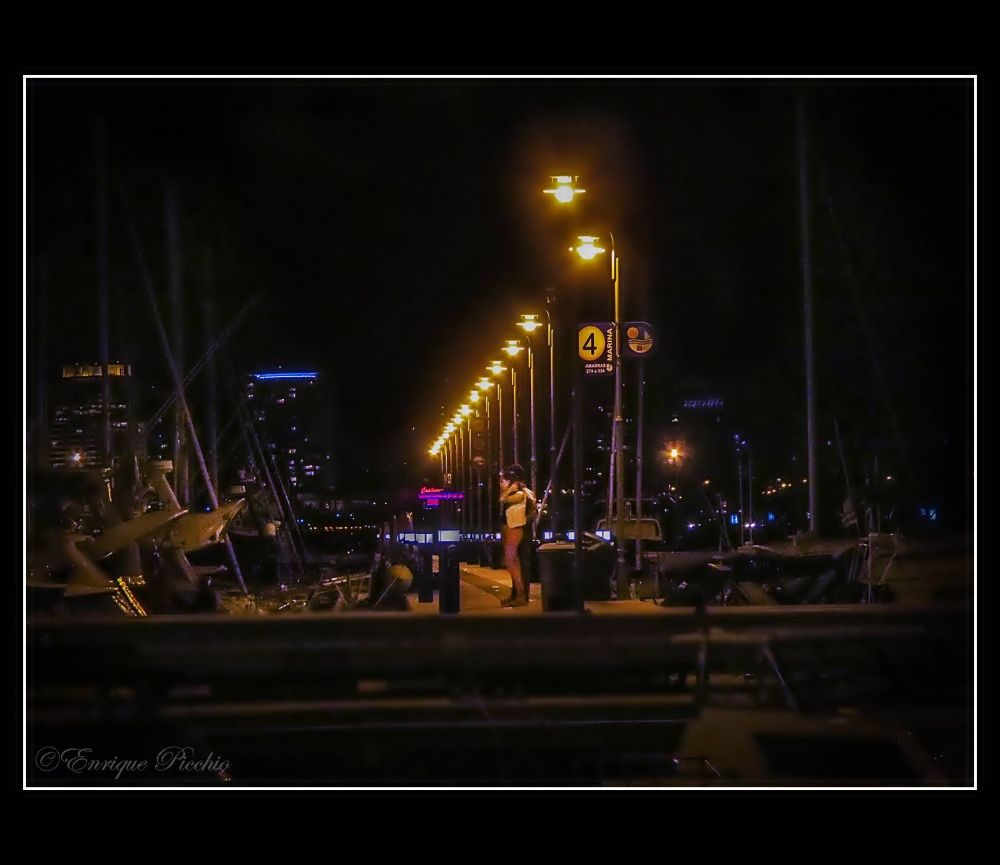 "Noche en el puerto...." de Enrique M. Picchio ( Pem )