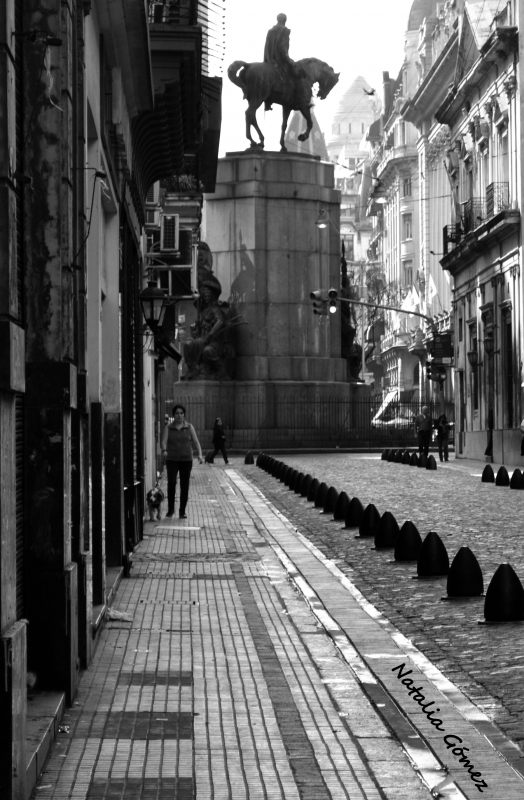 "Calle de Adoquines`" de Natalia Romina Gomez
