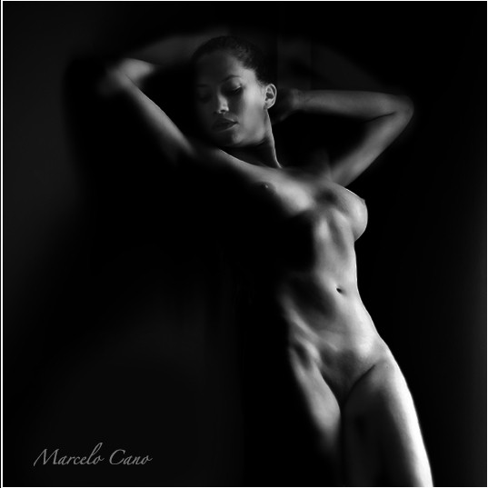 "Nude , en B/N.." de Marcelo Nestor Cano