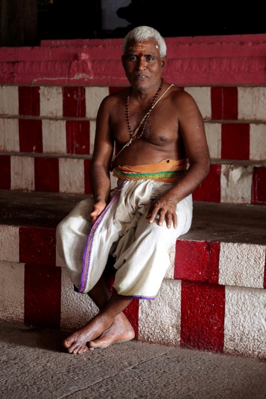 "Brahman sentado en el templo" de Francisco Luis Azpiroz Costa