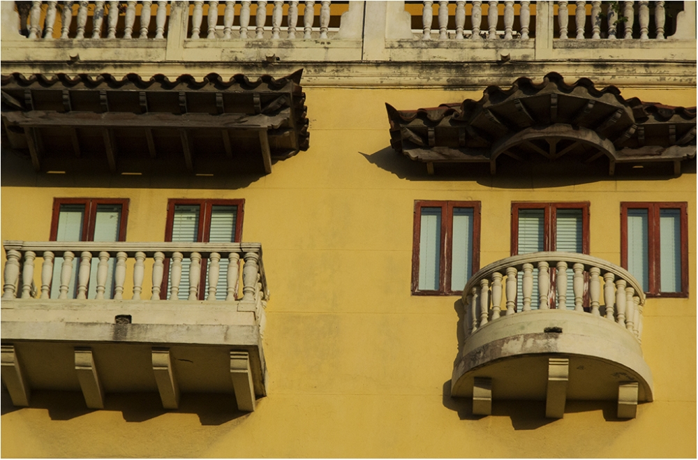 "Dos balcones..." de Silvia Beatriz Insaurralde (petalo)