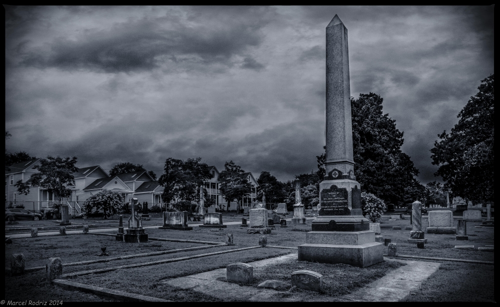"Cementerio Oakwood" de Marcello Rodriguez Puebla