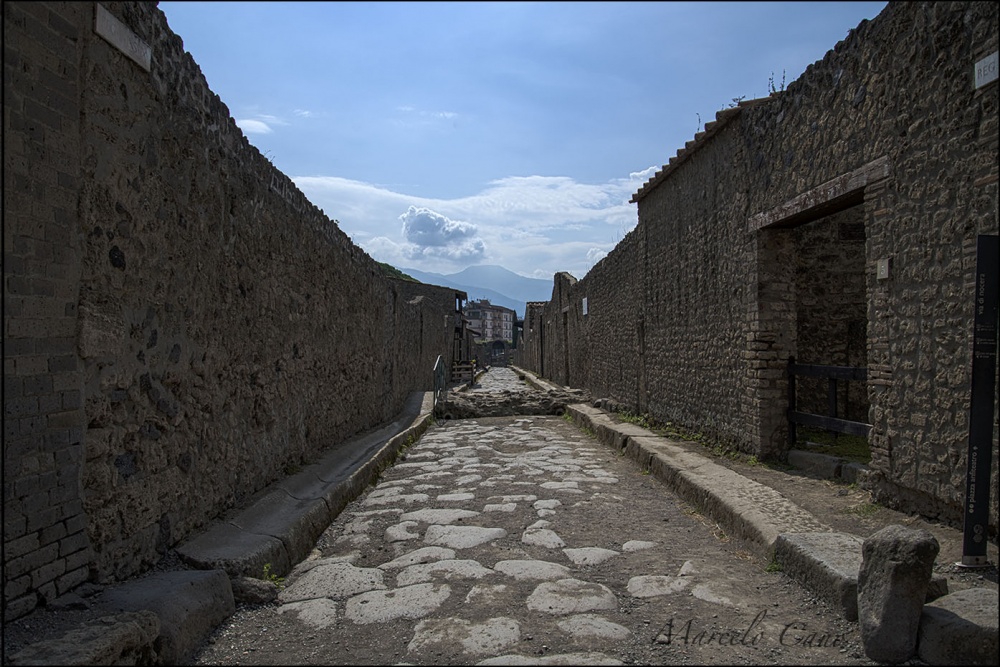 "por las Calles de Pompeya..." de Marcelo Nestor Cano