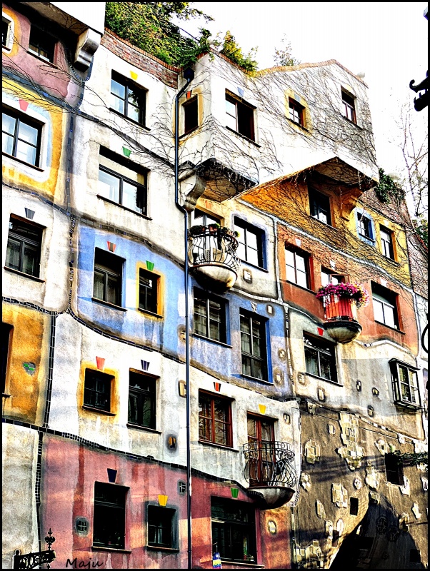"Hundertwasserhaus." de Maria Judith Sarli ( Maju)