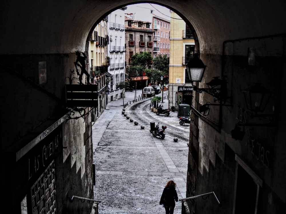 "** Bajando por el Arco de Cuchilleros **" de Antonio Snchez Gamas (cuky A. S. G. )