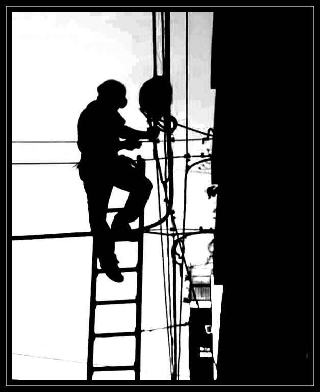"Instalando cables" de Mascarenhas Cmara. Juan de Brito