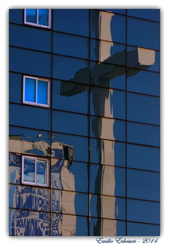 "La cruz del Papa" de Emilio Echesuri