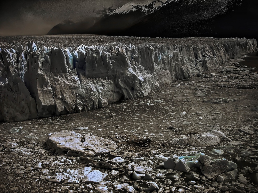 "Hielo, otra visin del Perito Moreno" de Jos M Macas Caball