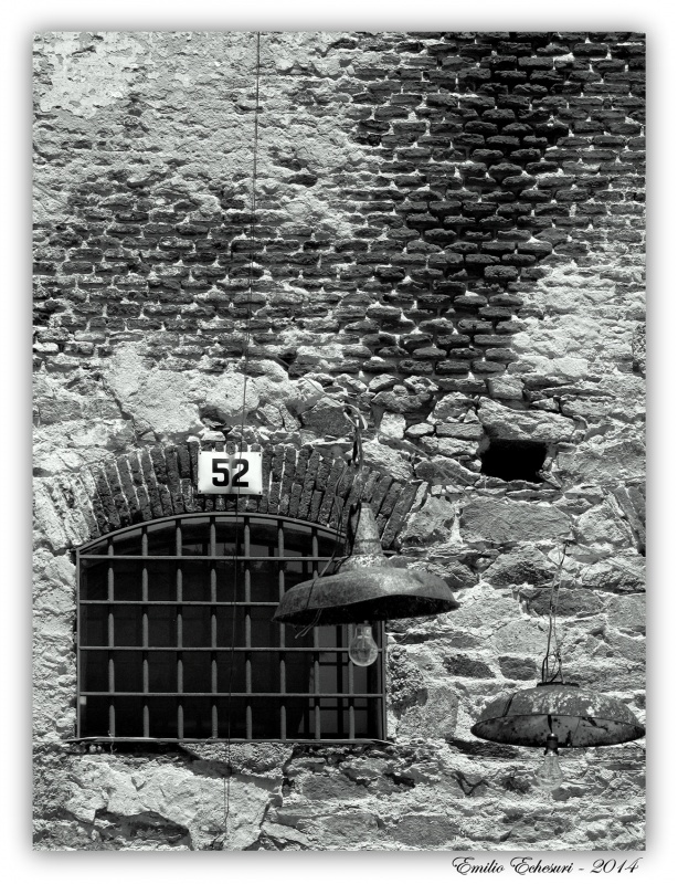 "La celda 52" de Emilio Echesuri
