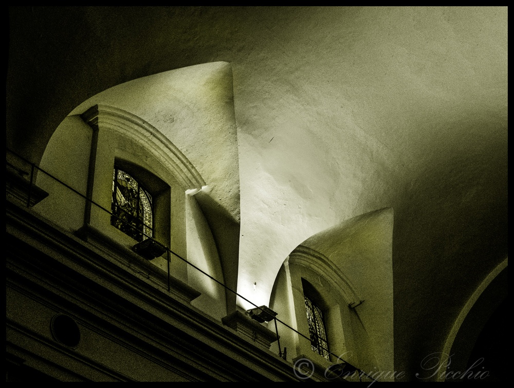 "Dos ventanas..." de Enrique M. Picchio ( Pem )