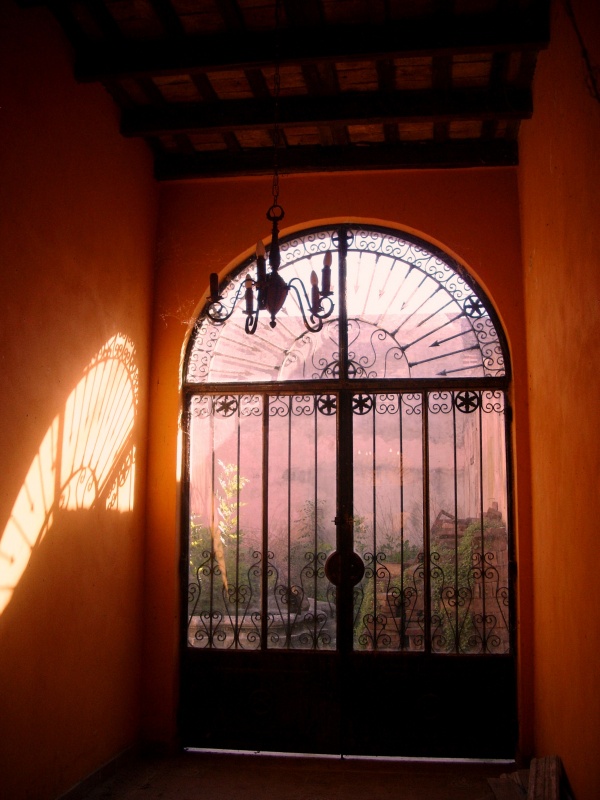 "a travs de un vidrio empaado" de Patricia Silvia Gil