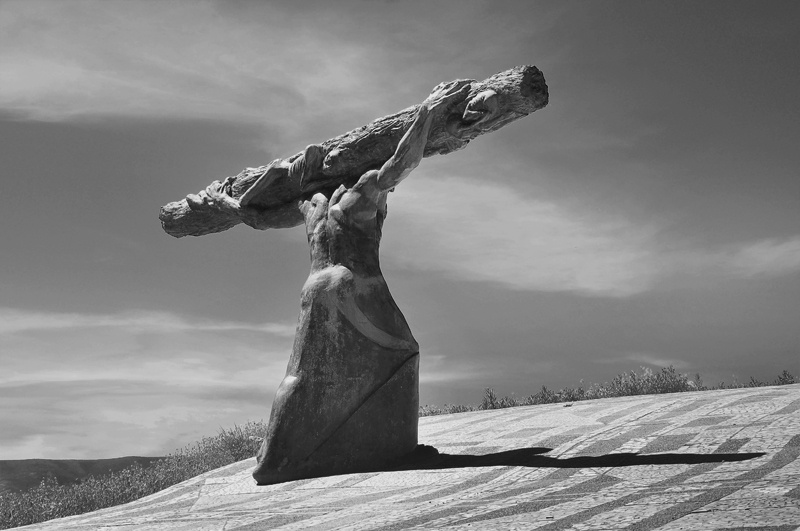"Cargando con nuestras cruces" de Osvaldo Sergio Gagliardi