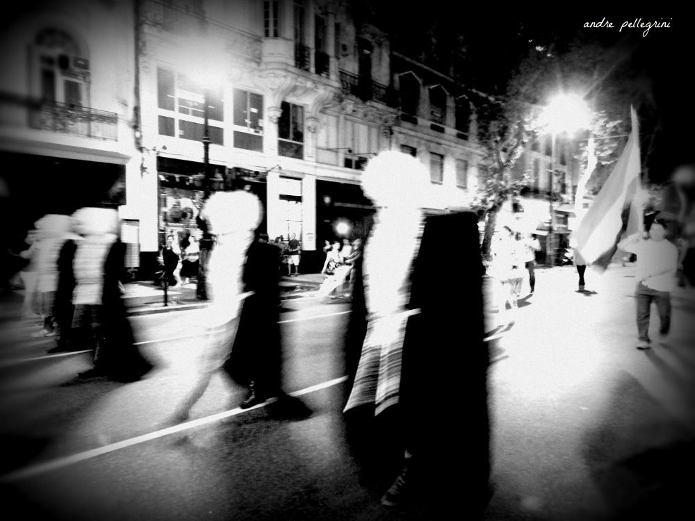 "Los Fantasmas Vienen Marchando" de Andrea Pellegrini