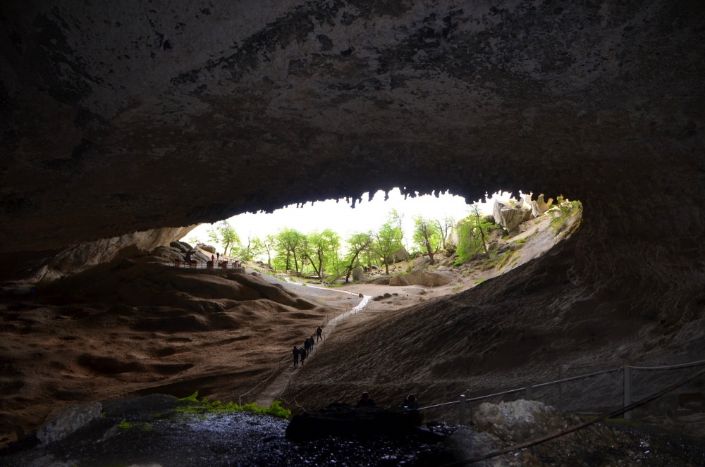 "Cueva del Milodon" de Jose Torino