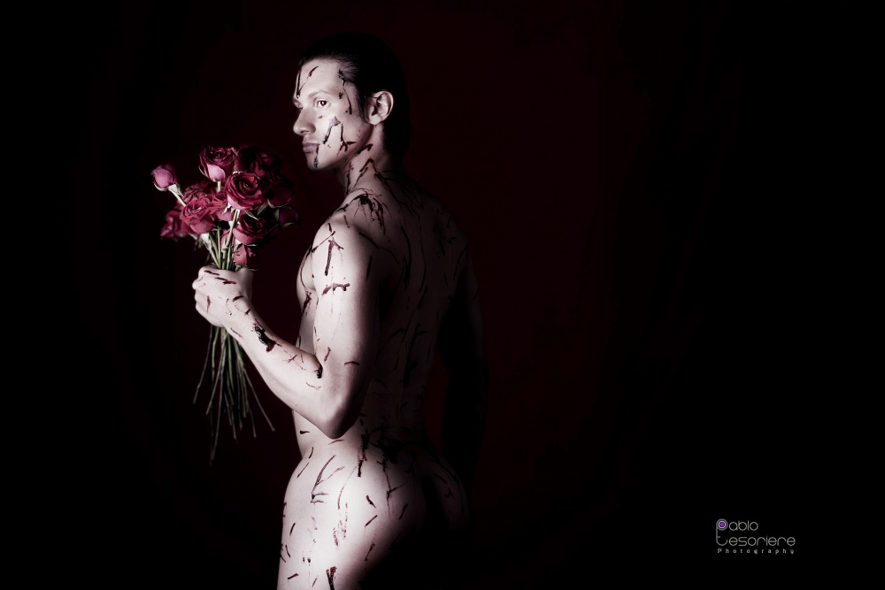 "Blood Roses" de Pablo Tesoriere