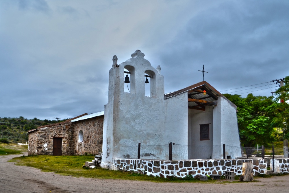 "Iglesia colonial" de Carlos D. Cristina Miguel