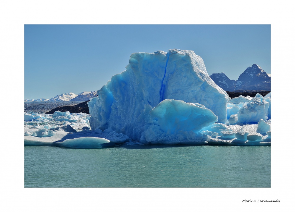 "Tmpano del Glaciar Upsala" de Marina Larramendy