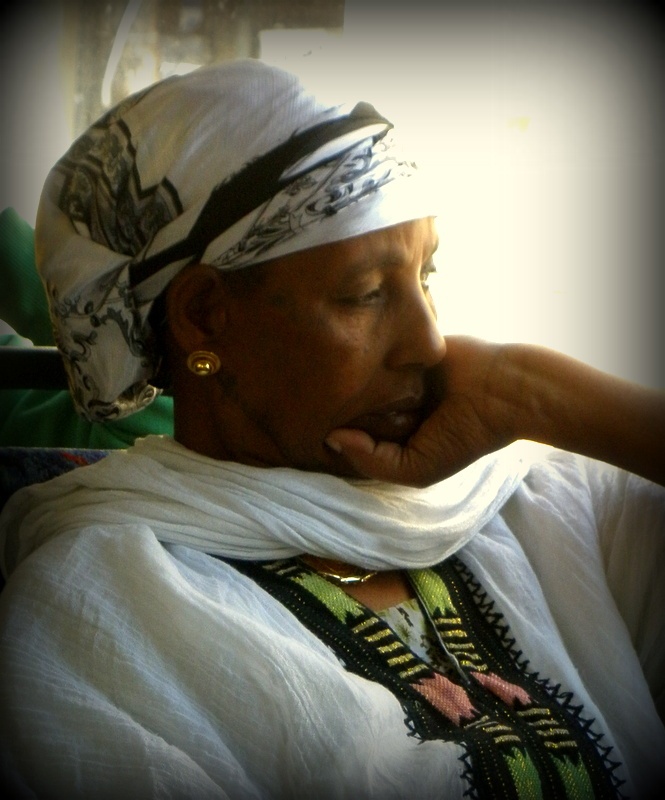 "mujer etiope - 2" de Tzvi Katz