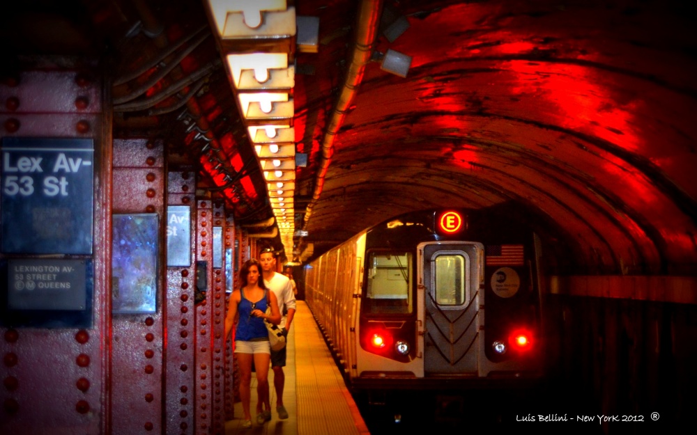 "Linea E Metro NYC" de Luis Alberto Bellini