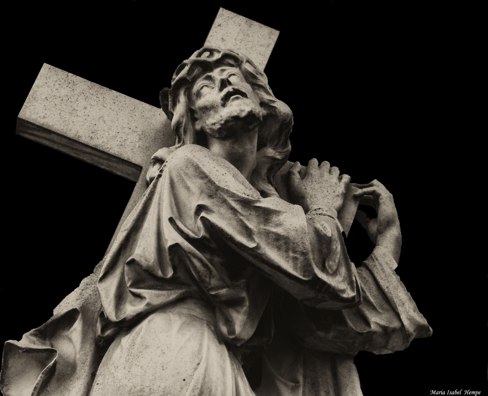"Cargando la cruz..." de Maria Isabel Hempe