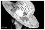 `La chica del sombrero`