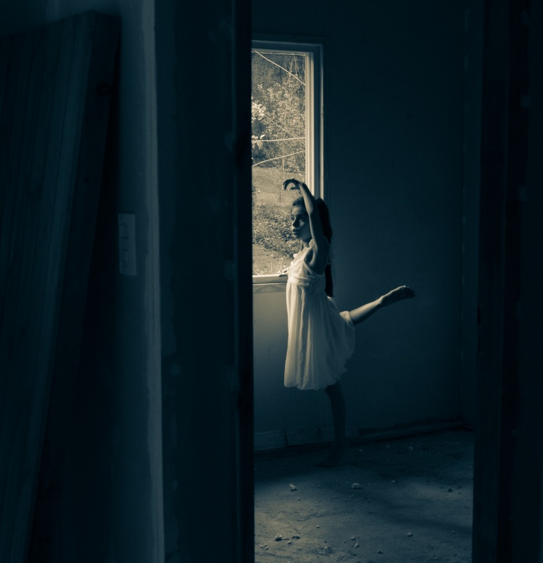 "Bailar por bailar" de Lorna Aguirre