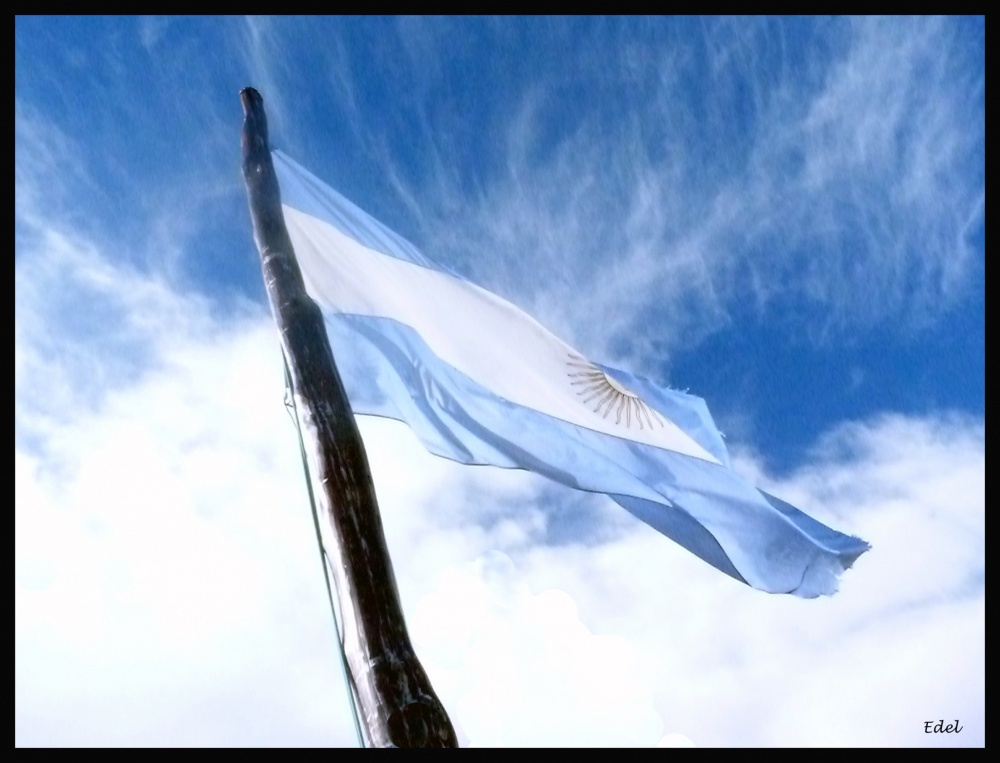 "La Bandera" de Edel Lopez