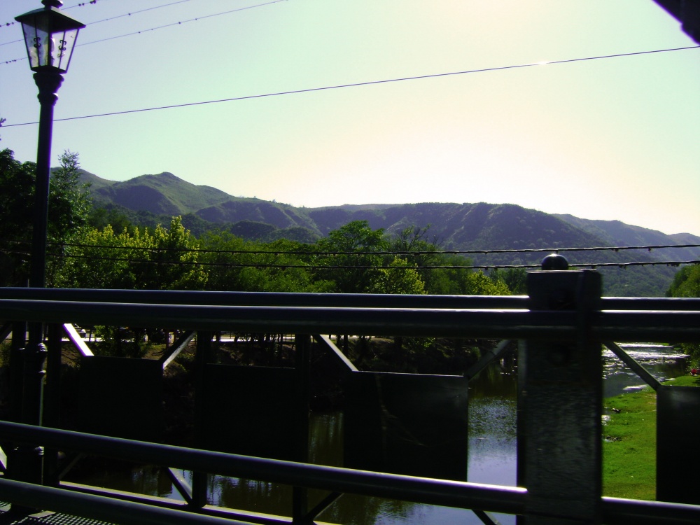 "Cruzando el puente" de Cristina de Los Angeles Fernndez