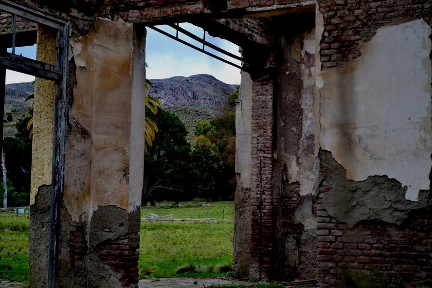 "Ruinas" de Miguel Demarco