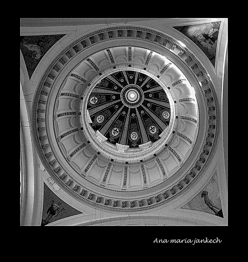 "cupula ortodoxa" de Ana Maria Jankech