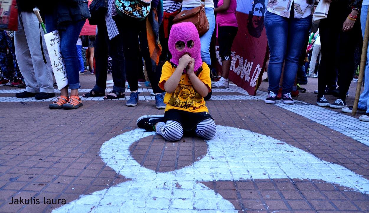 "25/11 Marcha contra el Femicidio #NIUNAMENOS" de Laura Jakulis