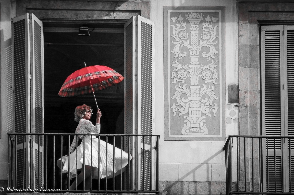 "El paraguas rojo" de Roberto Jorge Escudero