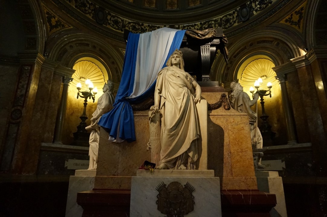 "De la serie Catedral de Buenos Aires" de Adolfo Fioranelli