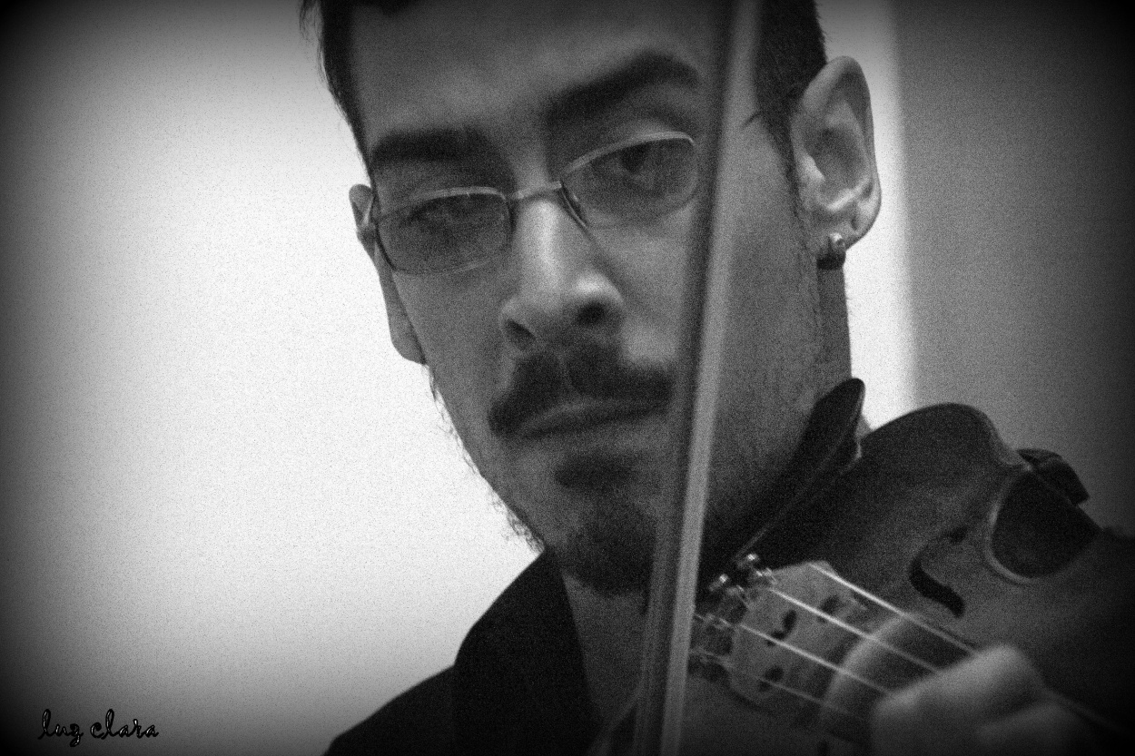 "el violinista" de Clara Aflallo
