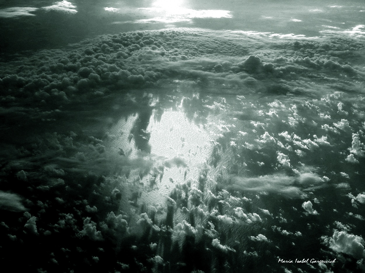 "Sobre las nubes II" de Mara Isabel Gargevcich