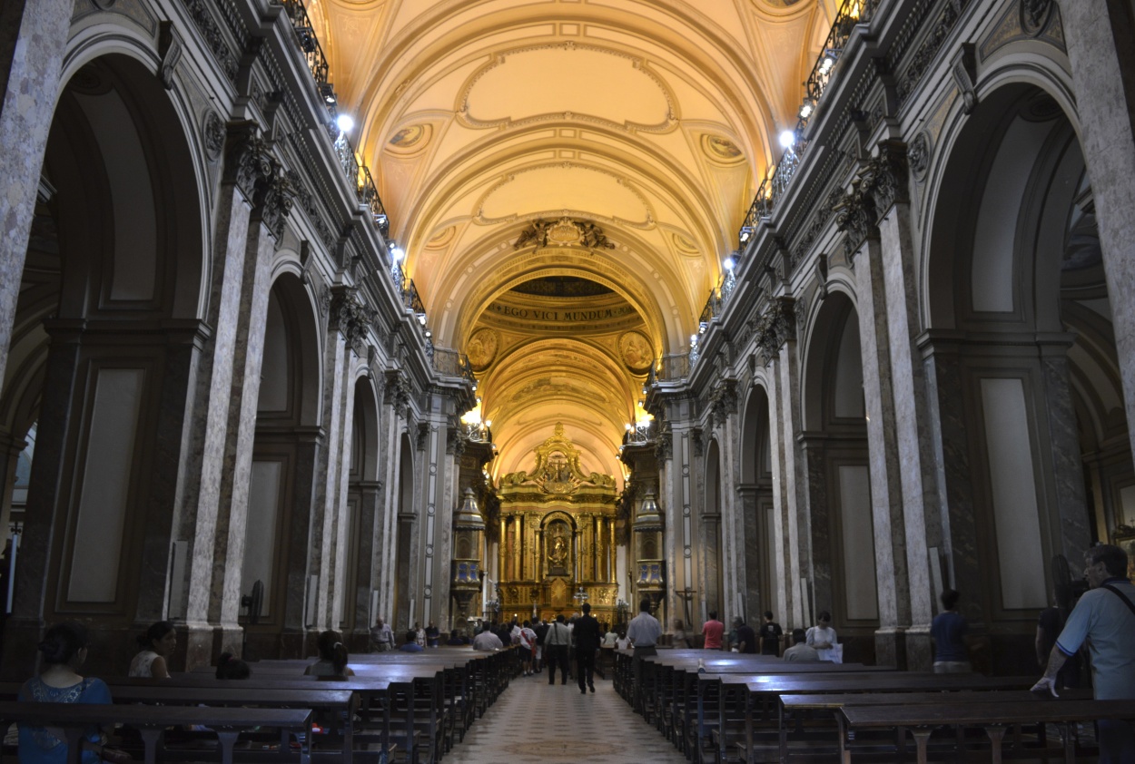 "Catedral Metropolitana de Buenos Aires" de Leila Sol Eizaguirre