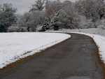 Nieve al costado del camino
