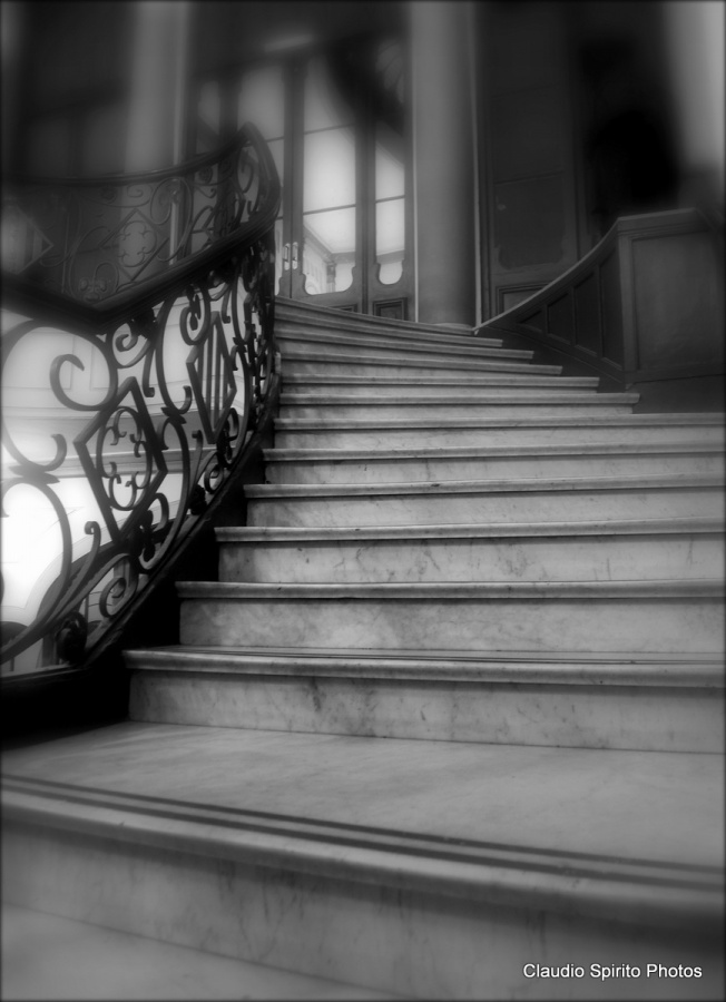 "Downstairs" de Claudio Spirito
