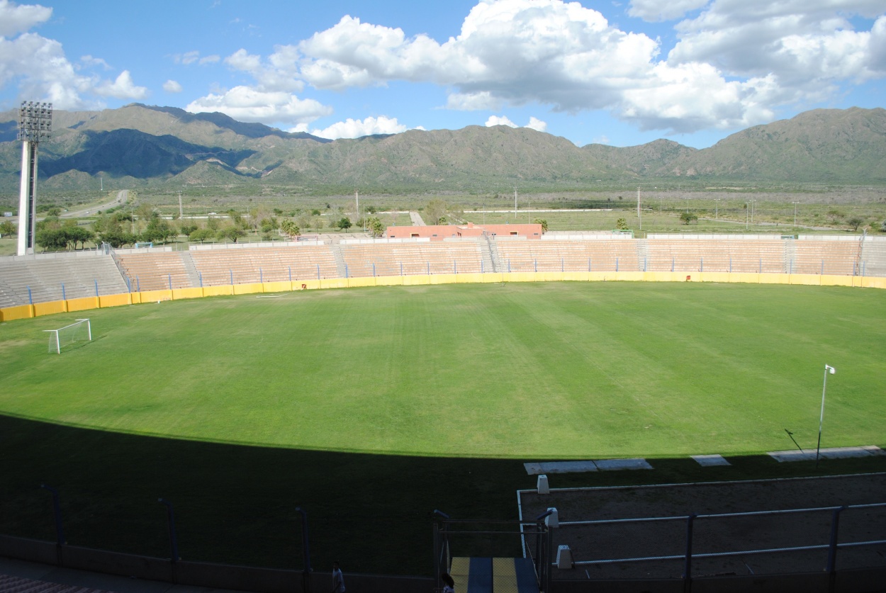 "Estadio Juan Gilberto Funes" de Ismael Minoves
