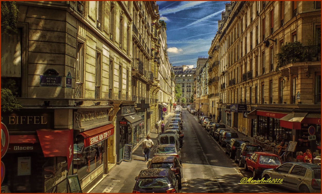 "paris /// av de la bourdonnais y rue de monttessuy" de Mario Edgardo Avila